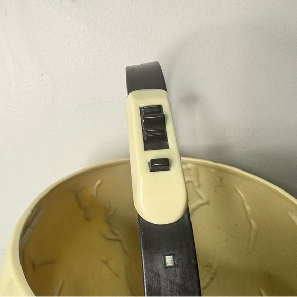 Vintage 1998 Skeleton Skull Halloween Bucket Décor Flashlight Eyes - Picture 9 of 14